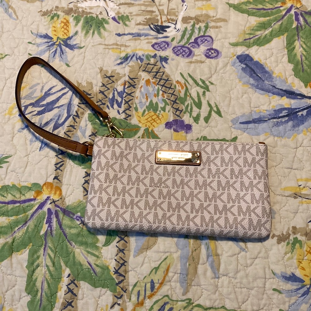 Michael Kors Wristlet